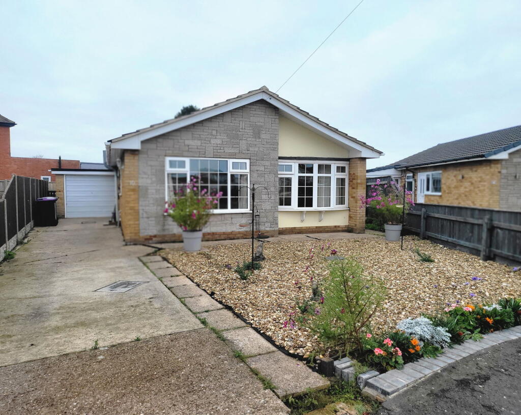 3-bed bungalow on Swallow Close, Chapel St. Leonards, Skegness, PE24 5RW, £205,000