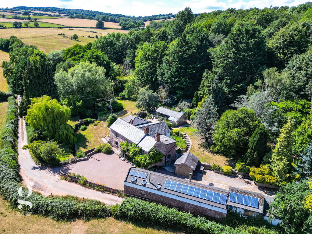 6-bed house on Whitchurch, Ross-On-Wye - Converted Mill - Self Contained Barn & Cabin - 2.5 Acres of Formal Garden, £1,190,000