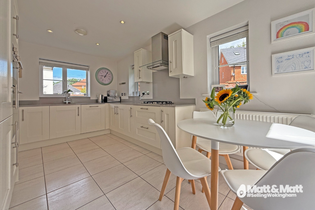 House in Crowthorne, Oakham Park, Wokingham - View 5