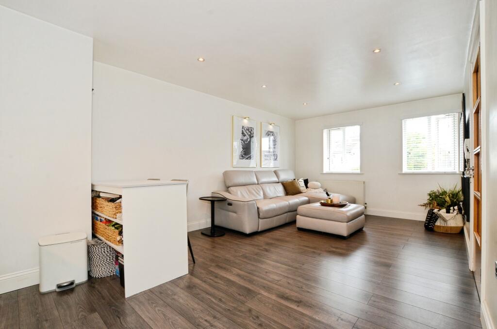 Apartment in London - View 5