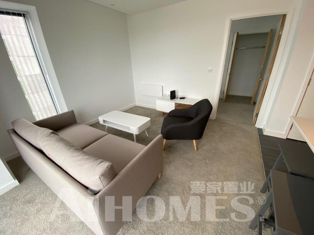 Apartment in Manchester, City Centre - View 4