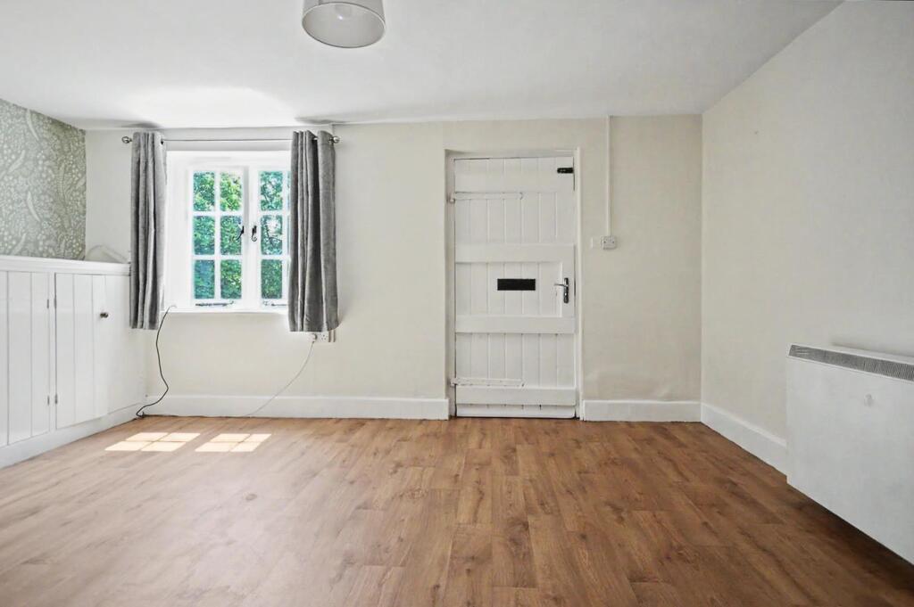 House in Lower Harlestone, Harlestone Heath - View 4