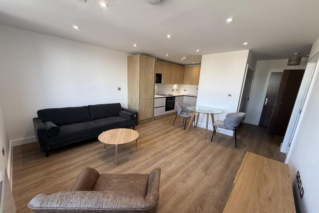Apartment in Trafford, Greater Manchester - View 4