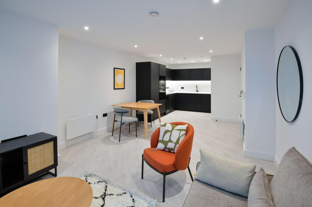 Main image of property: 1 Trinity Way, Vista River Gardens, M3