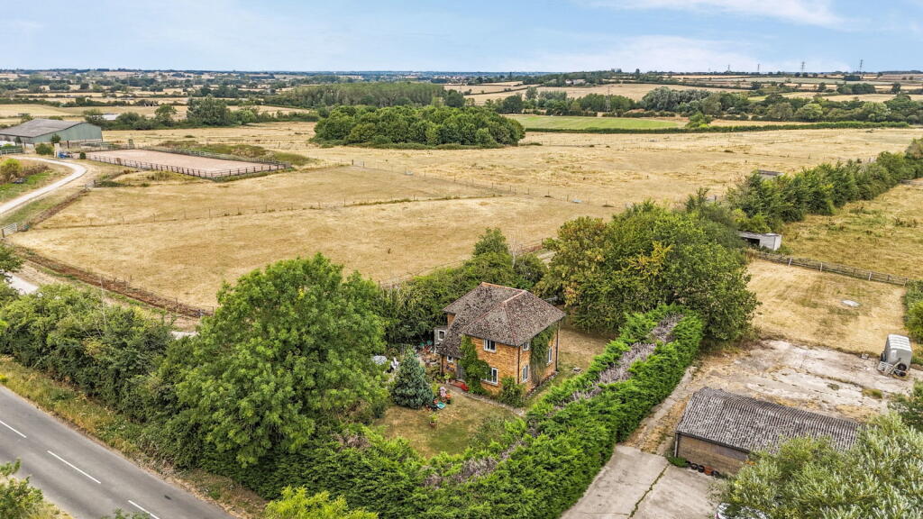 House in Milton Keynes - More
