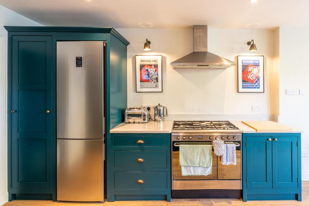 House in London - View 5