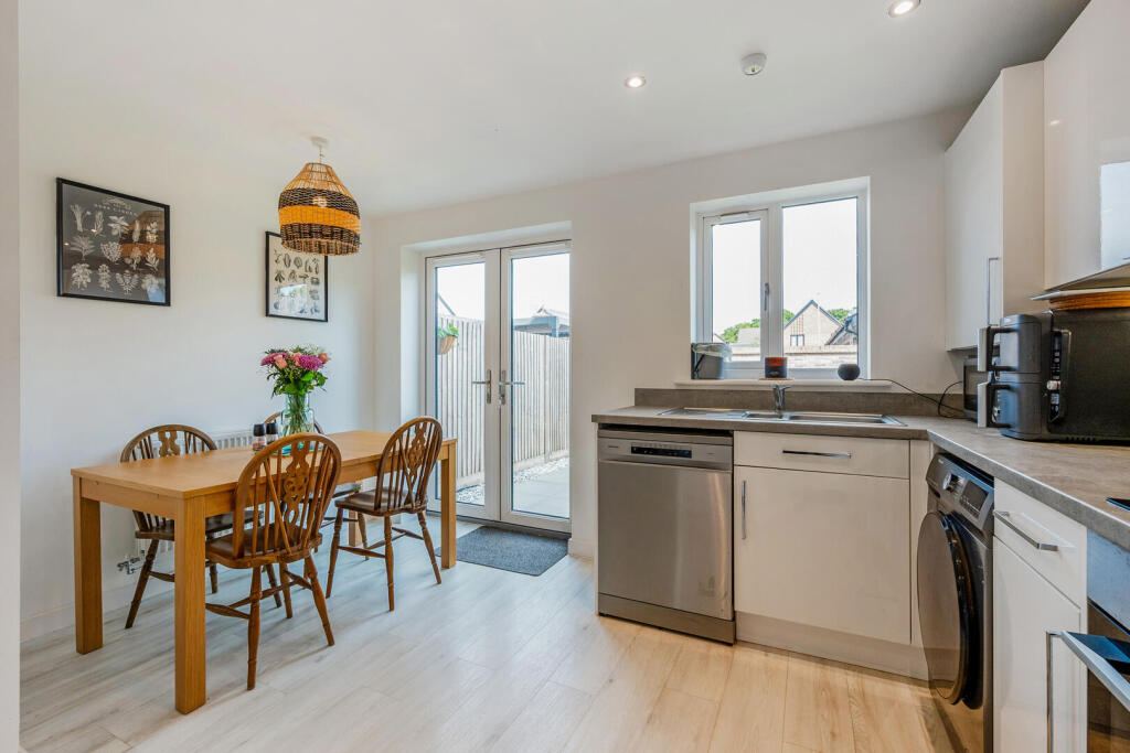 Bluebell Way, Whiteley photo 4