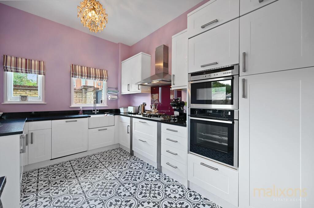 House in London - View 2