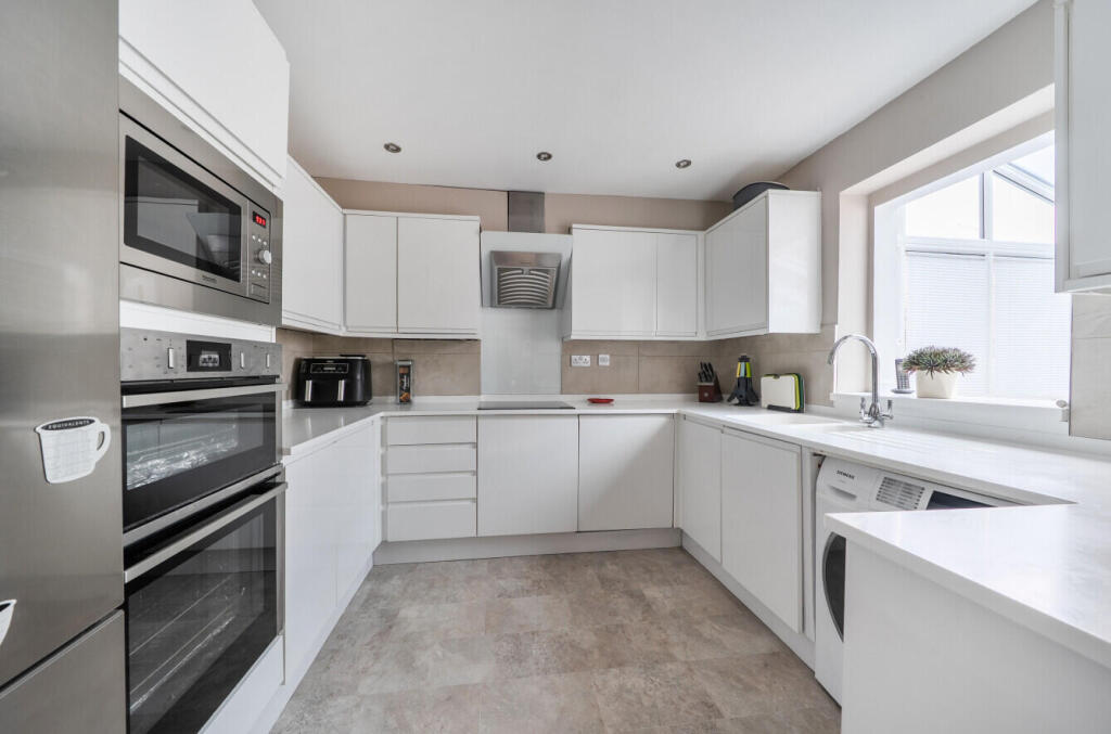 House in Tonbridge - View 3