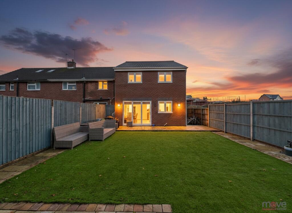 3-bed detached on Cedar Road, Brockworth, GL3, £350,000