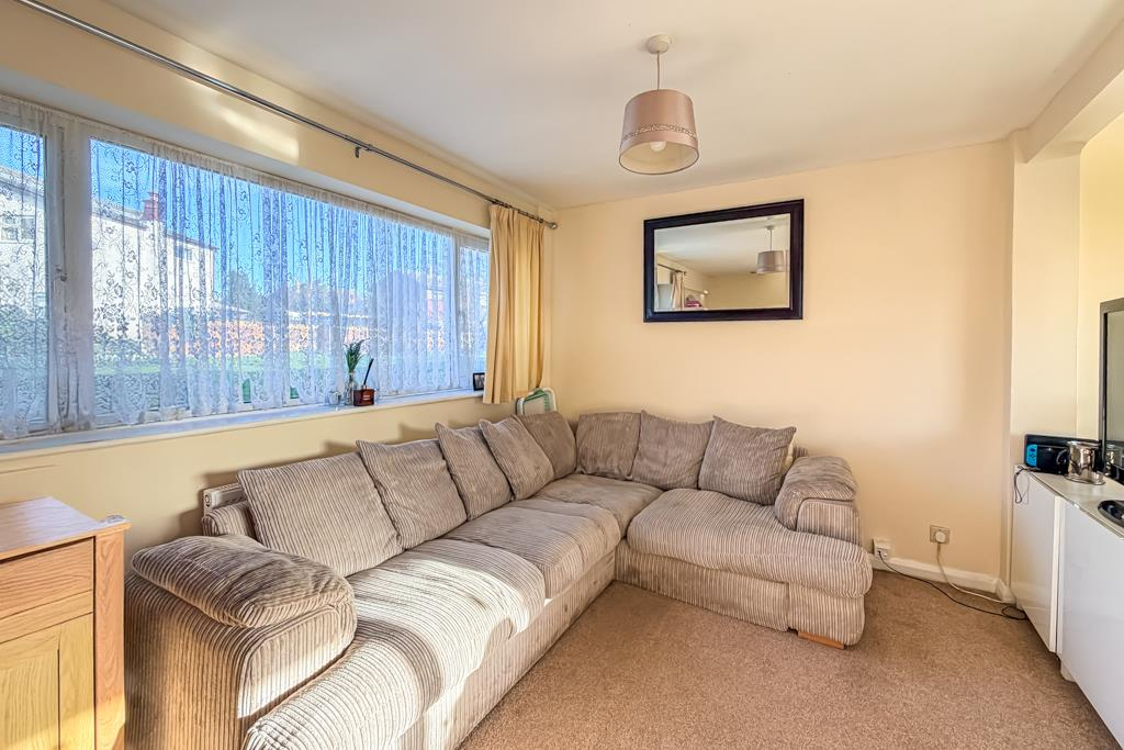 Chestnut Path, Canewdon, Rochford photo 3