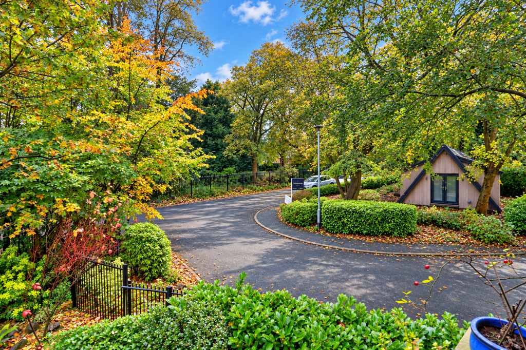 Apartment in Bolton - View 4