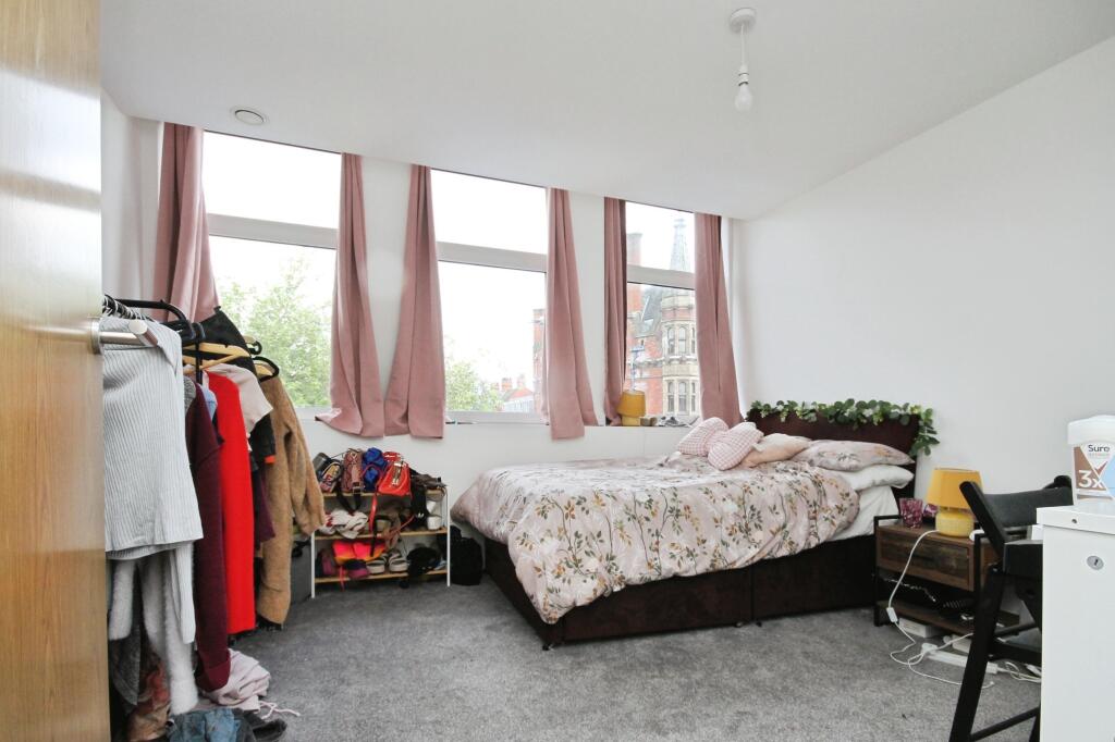 Fargate House, city center, Sheffield, S1 photo 3