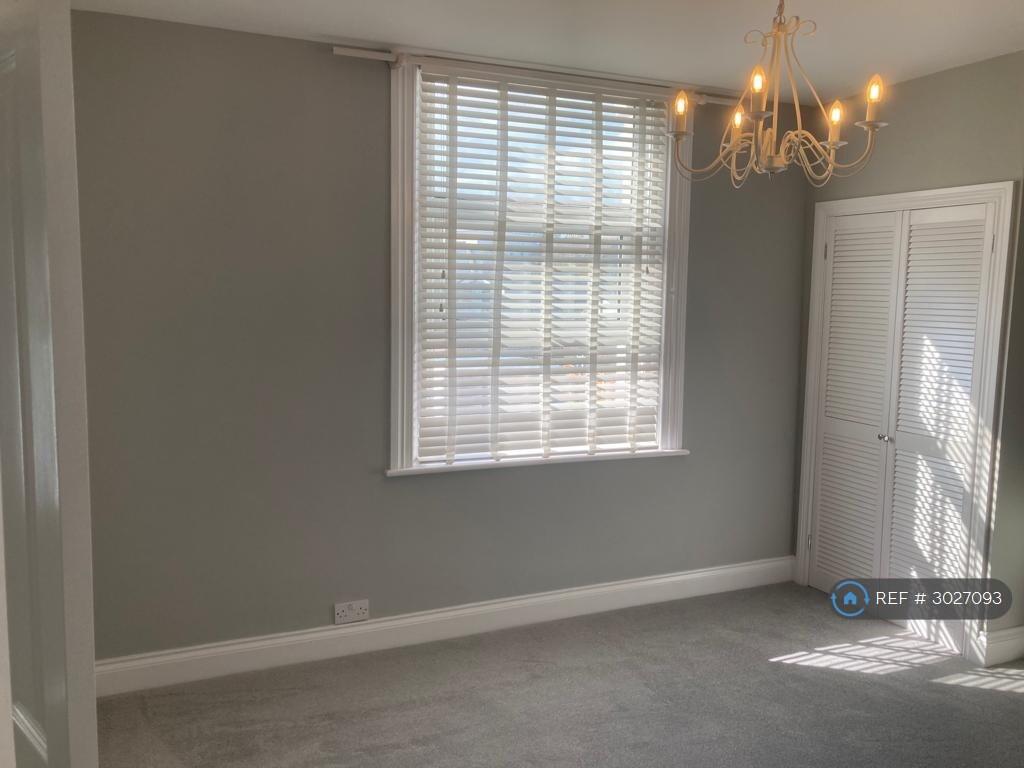 Apartment in Portsmouth - View 4