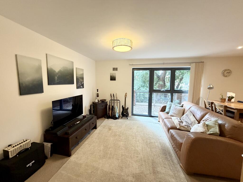 Apartment in Sheffield - View 5
