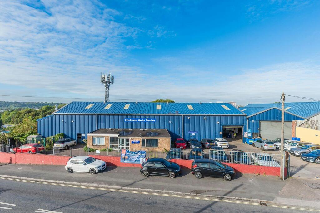 Carbase, 118 Blackswarth Rd, Bristol-4.jpg