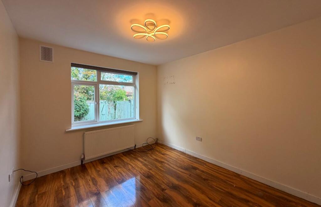 Apartment in Southall - View 2