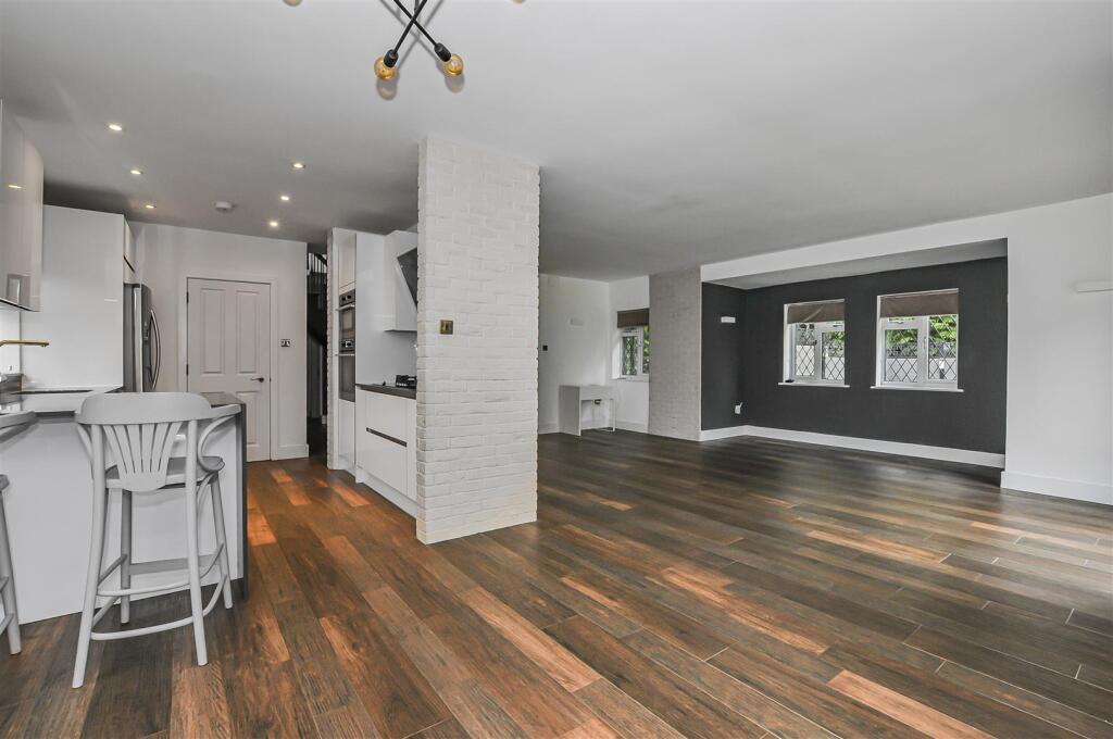 Additional image 4 of Hazel Road, Park Street, St. Albans