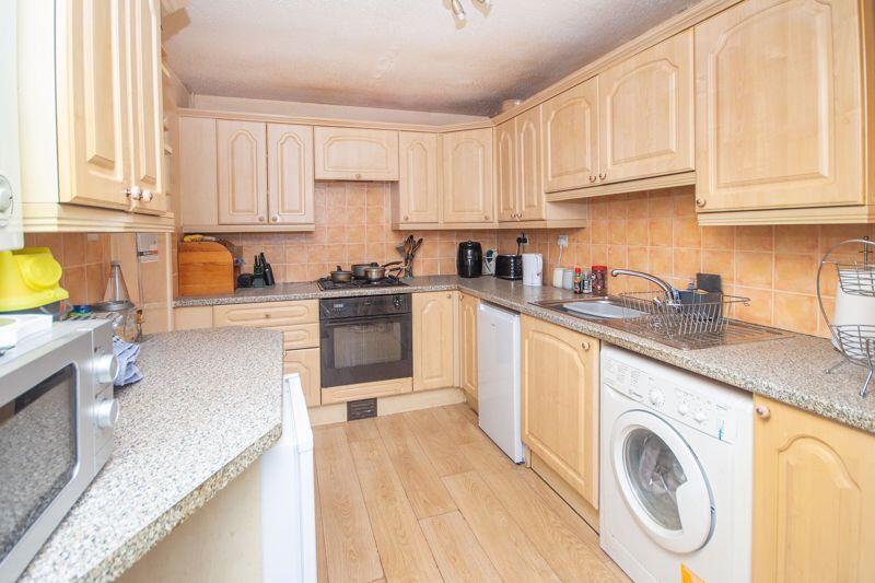 Filton Close, Calmore photo 4