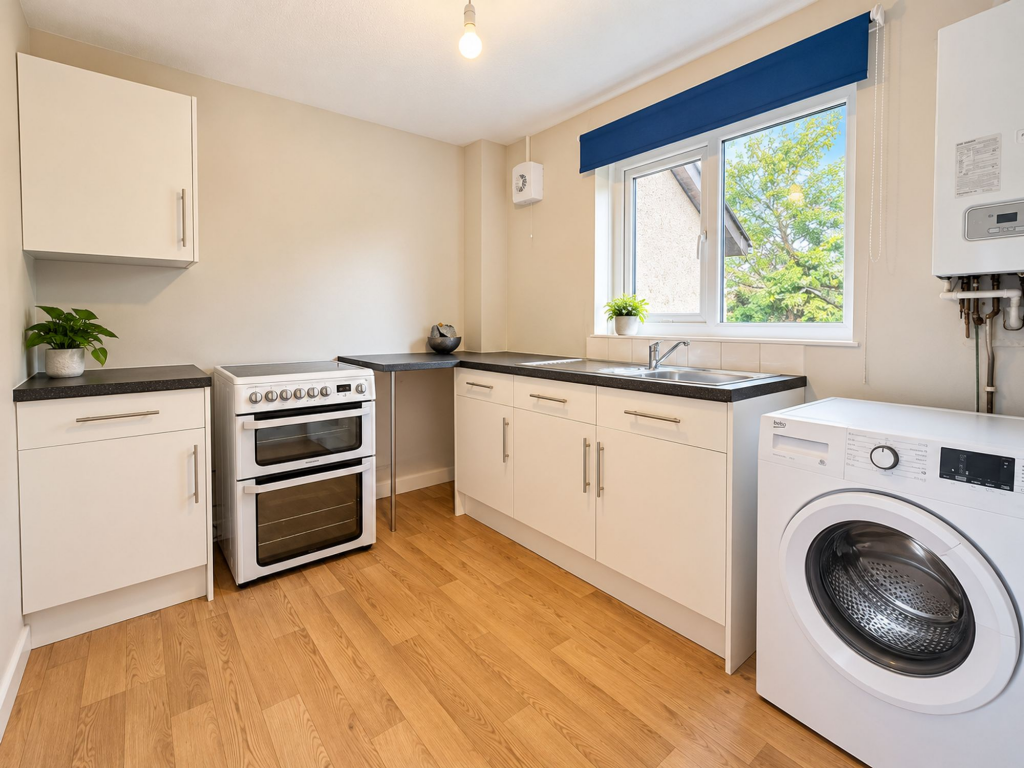 Apartment in Preston - View 3
