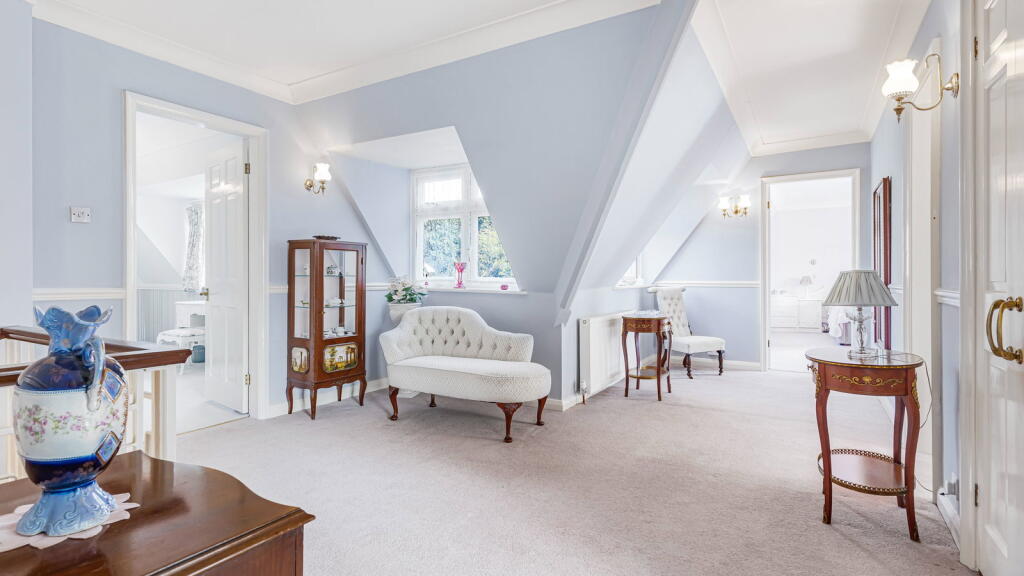 Additional image 15 of El Castano, Hampton Lane