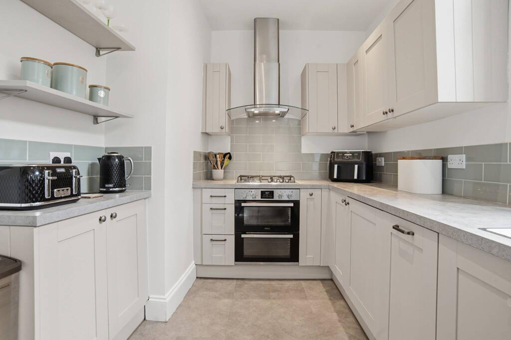 Apartment in Edinburgh, Church Hill, Morningside - View 4