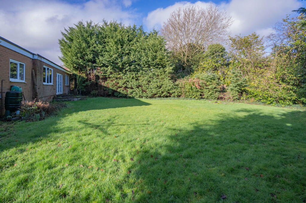 Roberts End, Hanley Swan, Malvern. WR8 photo 4