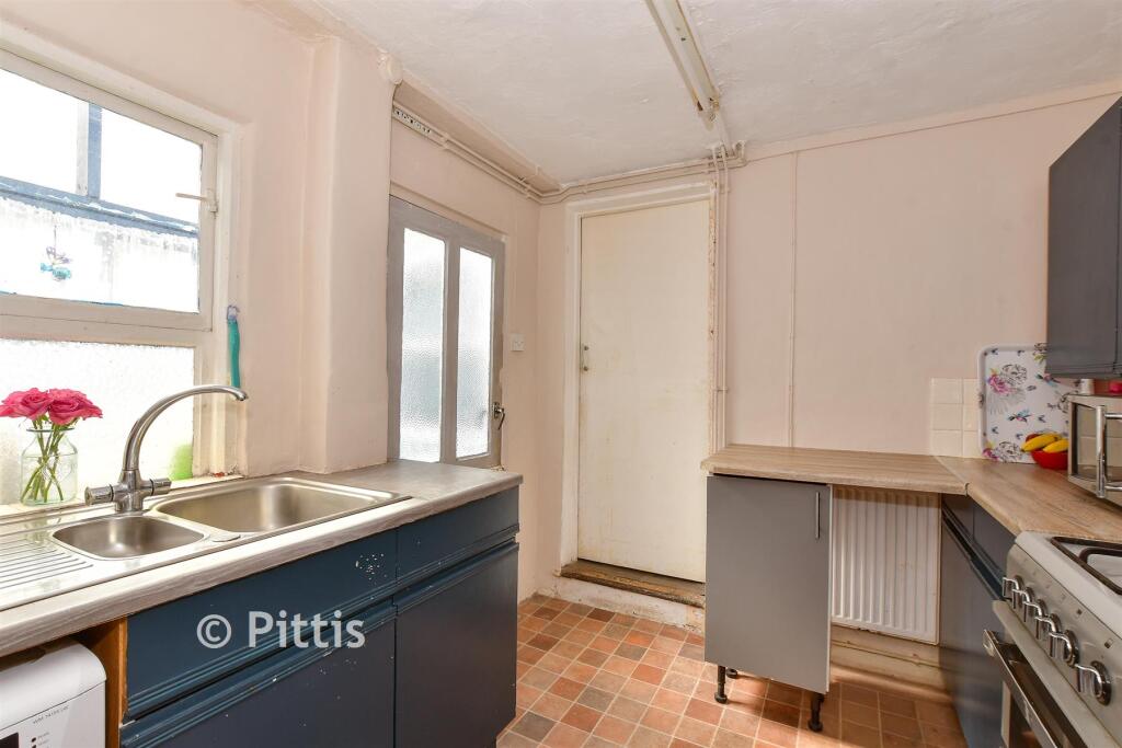 House in Ryde, Oakfield - View 4