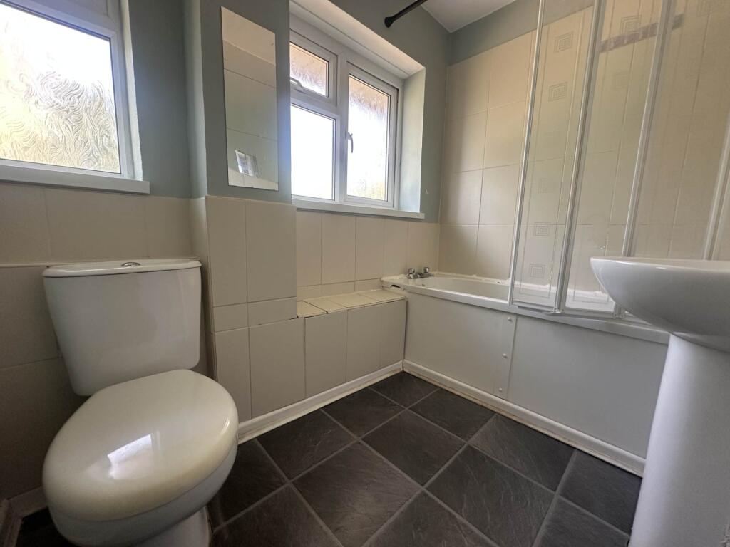 Apartment in Wolverhampton, West Midlands - View 5