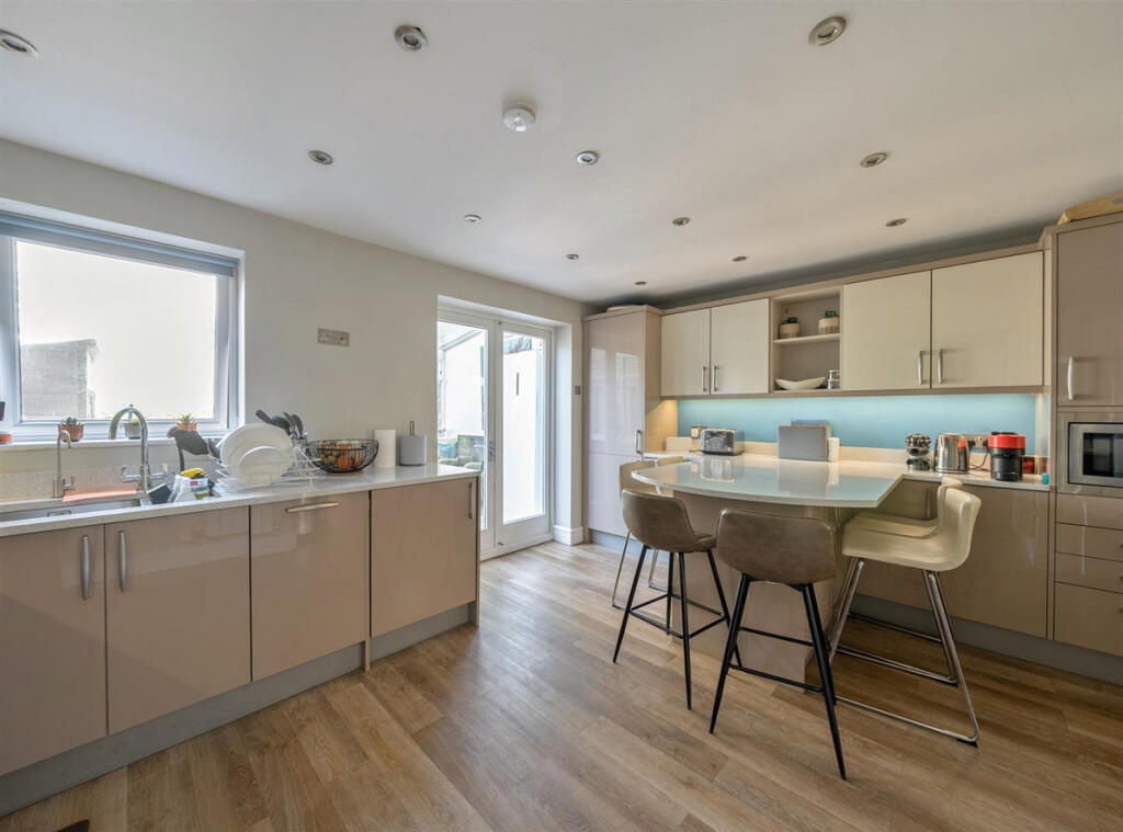 House in London, Brondesbury Park, Brondesbury - View 4