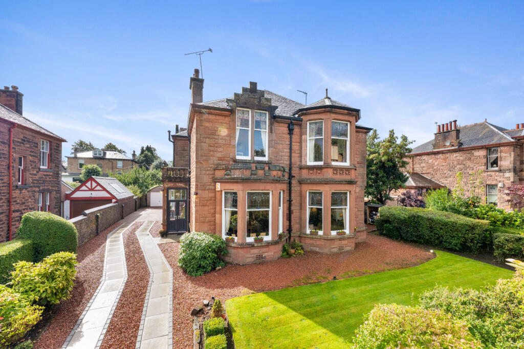 Main image of property: 28 Rowan Road, Dumbreck, G41 5BZ