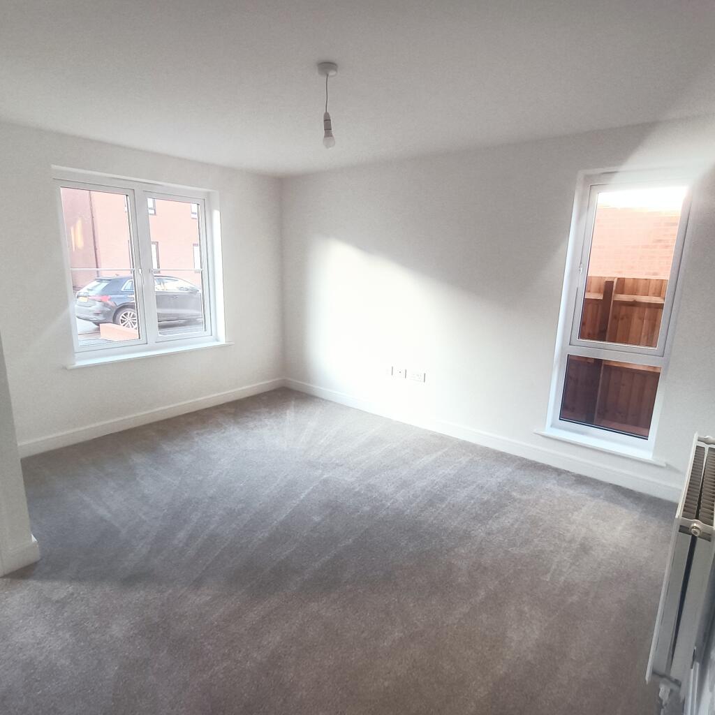 House in Stoke-on-Trent - View 4