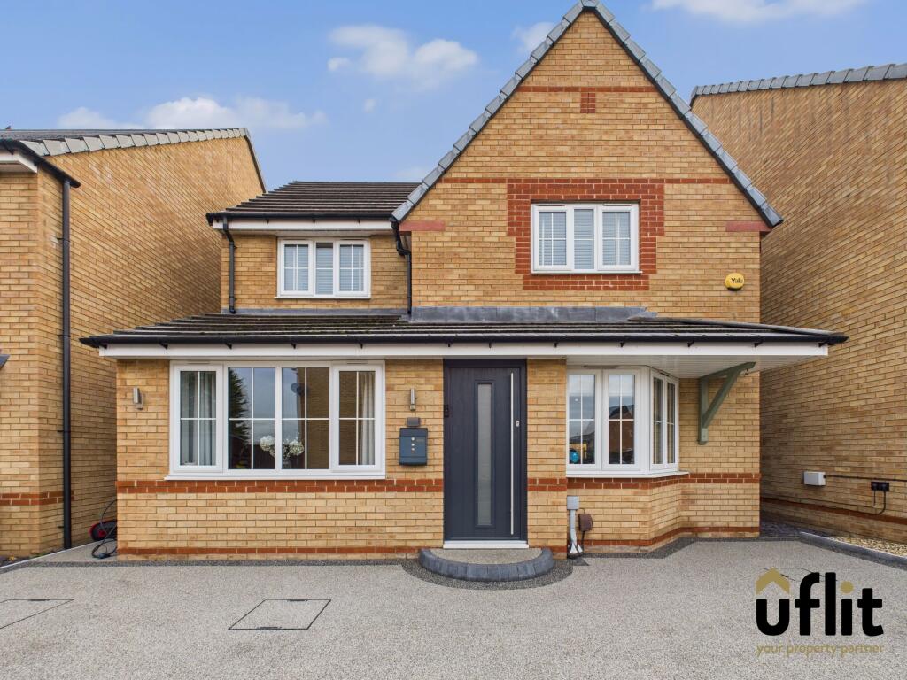 4-bed detached on Brownlee Close, Brinsworth, Rotherham, £300,000