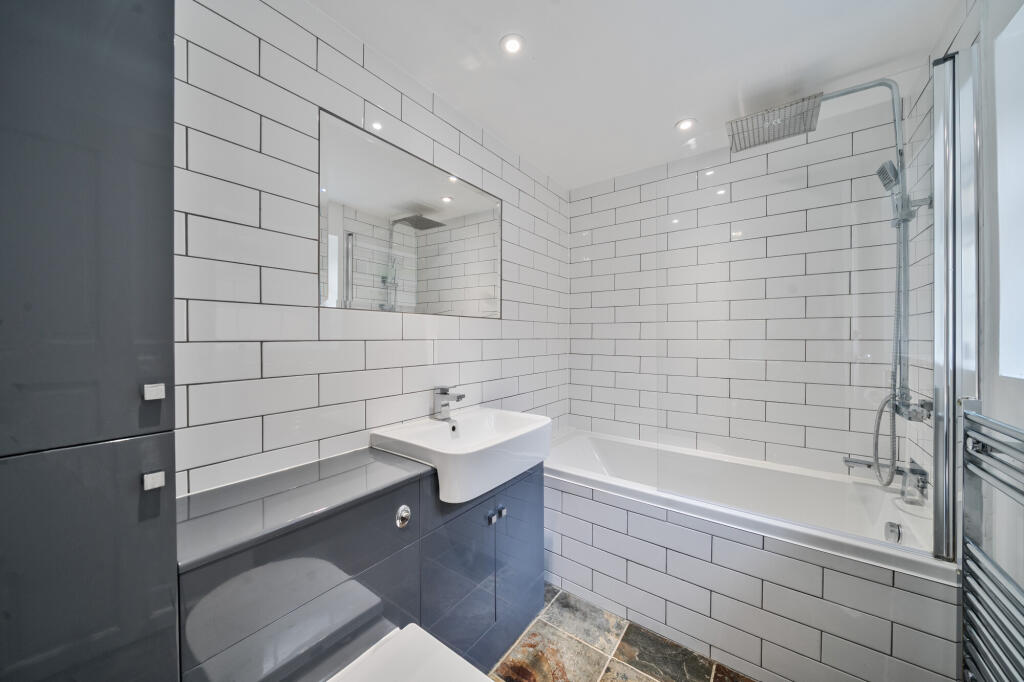 House in Guildford - View 5