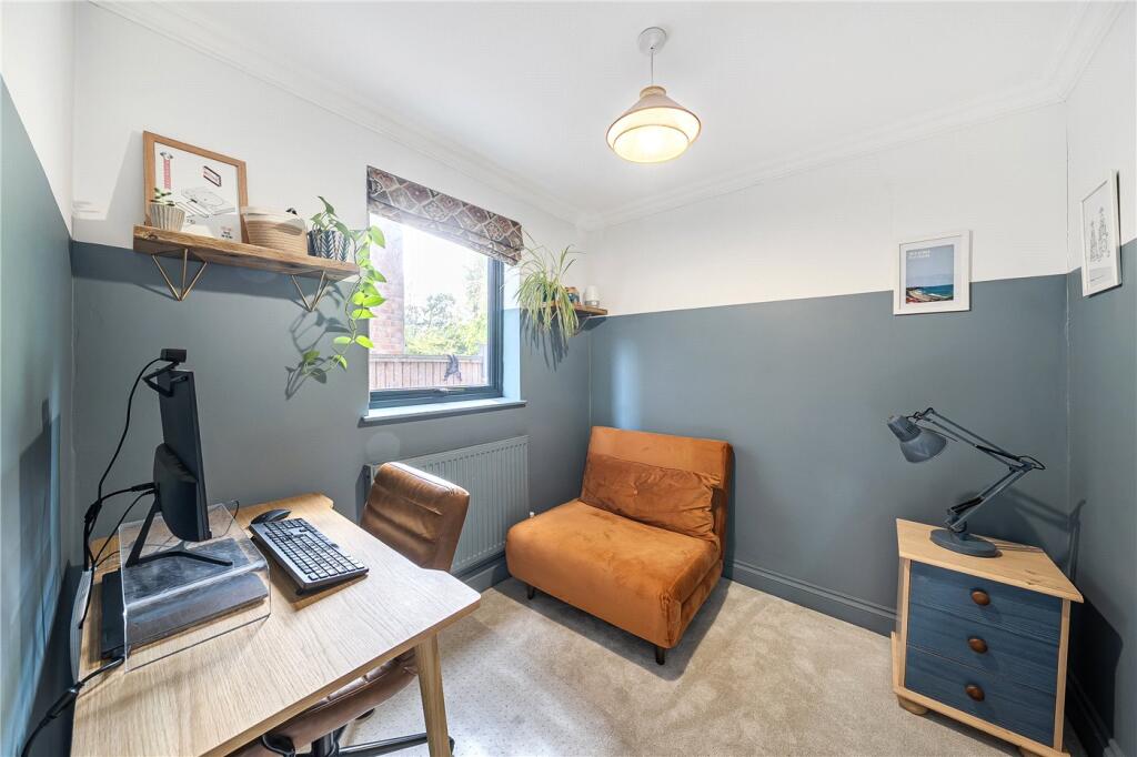 Apartment in London - More