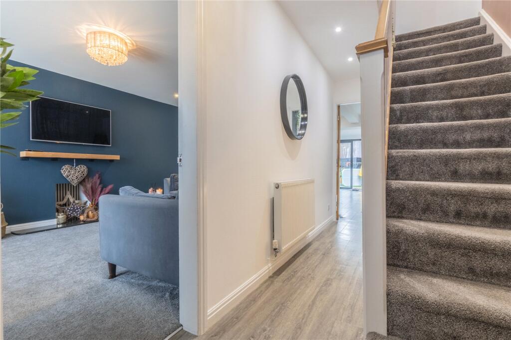 Wrenbury Drive, Rochdale, Greater Manchester, OL16 photo 4