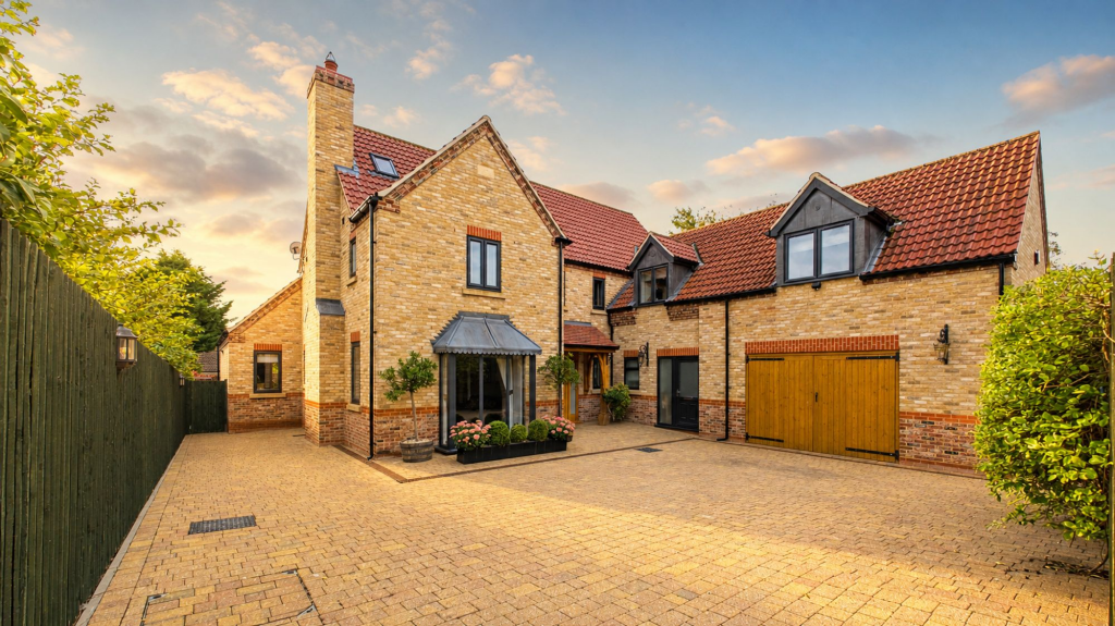 Main image of property: Lysterfield End, Nettleham, LN2