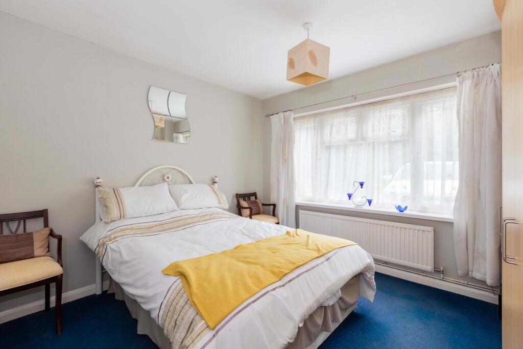 Apartment in Slough - View 4