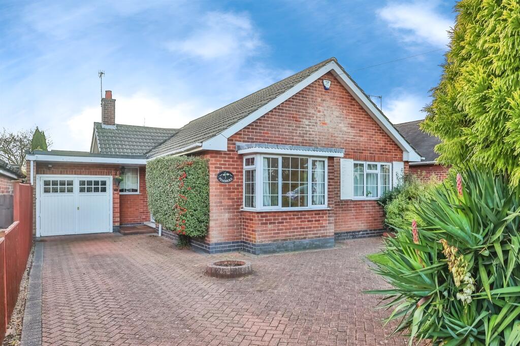 Philip Avenue, Nuthall, NOTTINGHAM photo 2