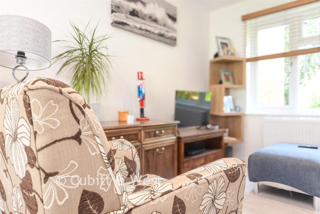 Cotton Walk, Broadfield, Crawley, West Sussex - View 6