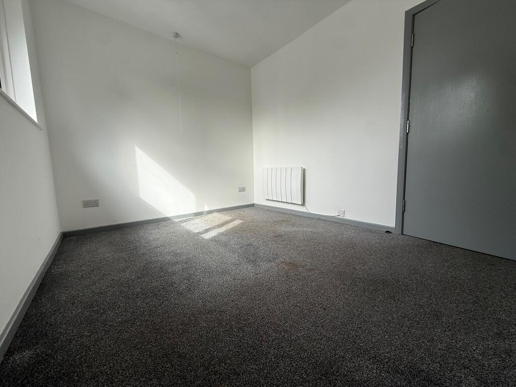 Apartment in Bradford - More