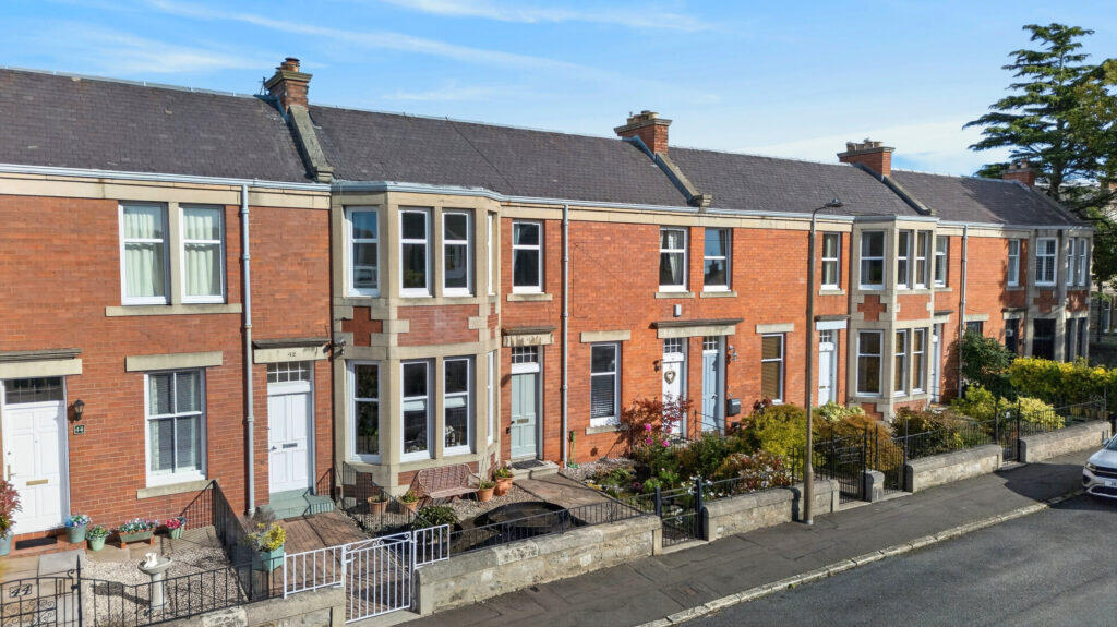 Main image of property: 38 Lennox Row, Edinburgh, Midlothian, EH5 3LT
