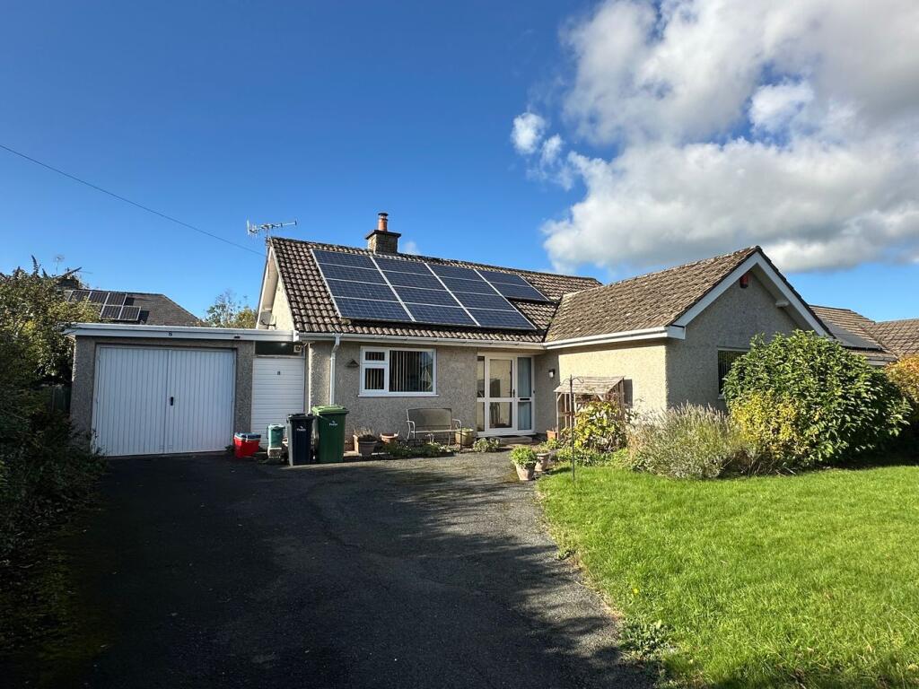 3-bed detached on Maesmawr Close, Talybont-on-Usk, Brecon, LD3, £350,000