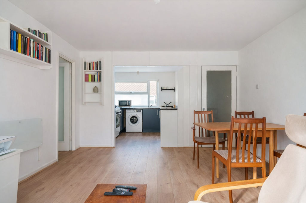 Apartment in Hove, Brunswick - View 2