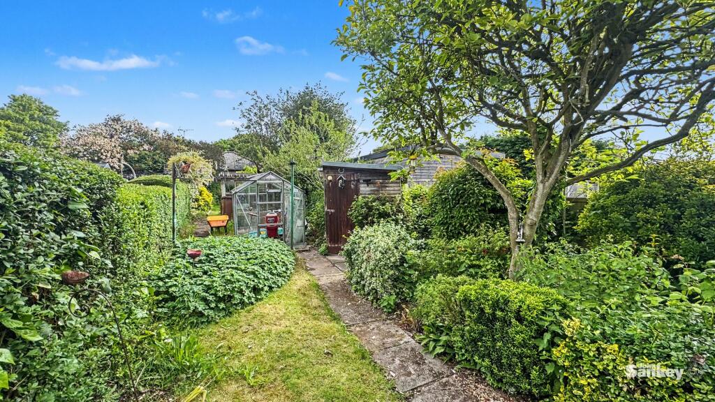 House in Mansfield, Nottinghamshire - View 4