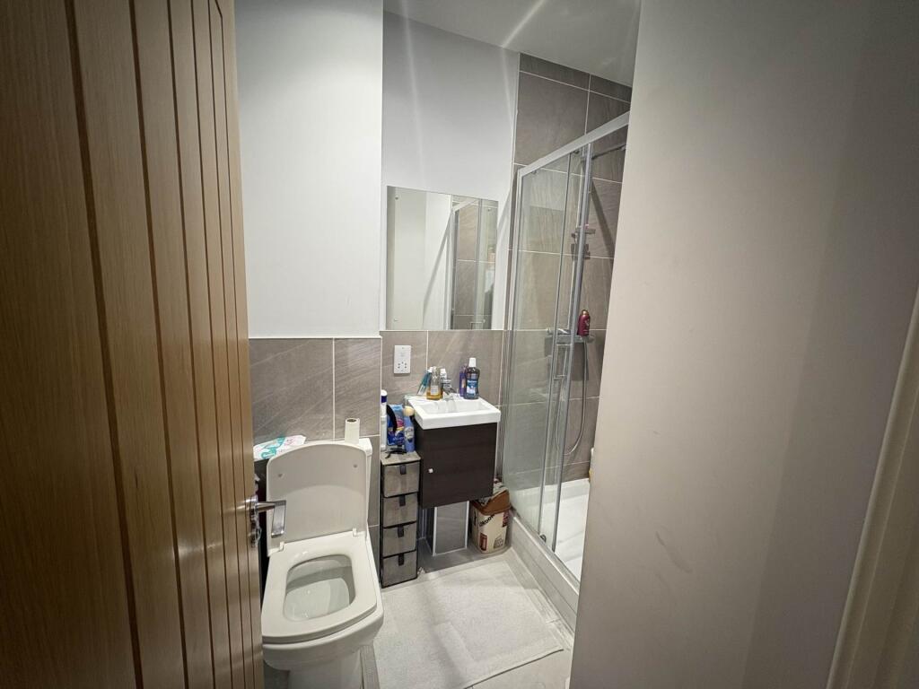 Apartment in Enfield - View 5