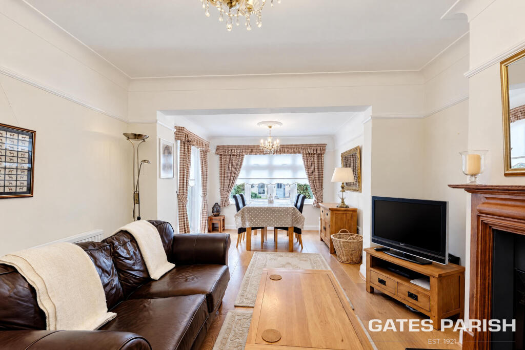 House in Romford - More
