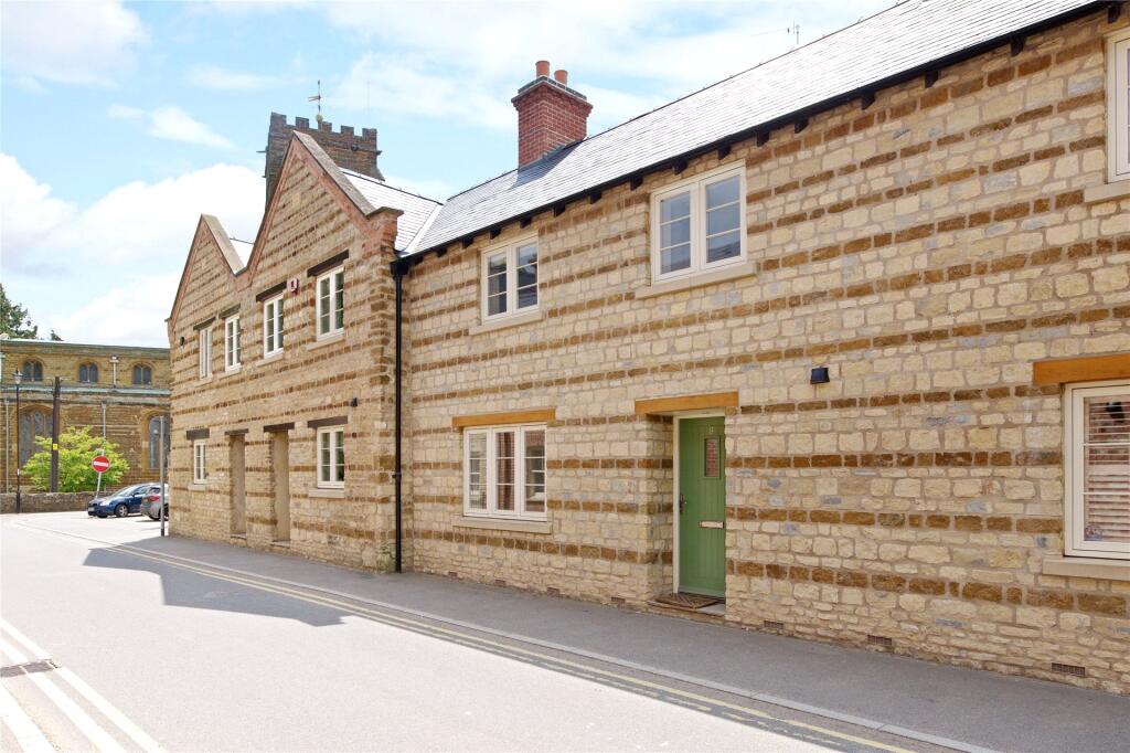 Main image of property: Moat Lane, Towcester, Northamptonshire, NN12