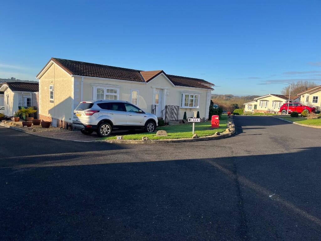 2-bed caravan on Cauldron Barn Road, Swanage, Dorset, BH19, £295,000