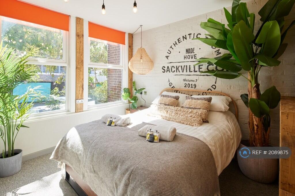 Apartment in Brighton - View 5